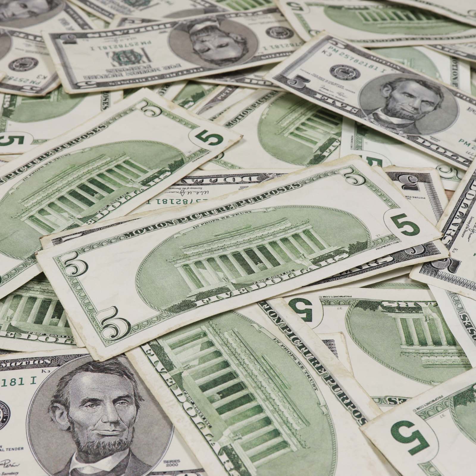 Money Prop - 2000 Series $5 ✔️RealAged™ Full Print $500 Band - Image 3